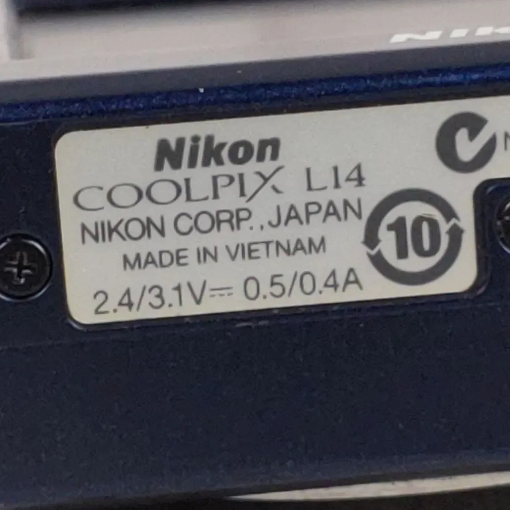 Nikon Coolpix L14 7.1 Megapixel Digital Camera - Navy Blue Silver TESTED WORKING